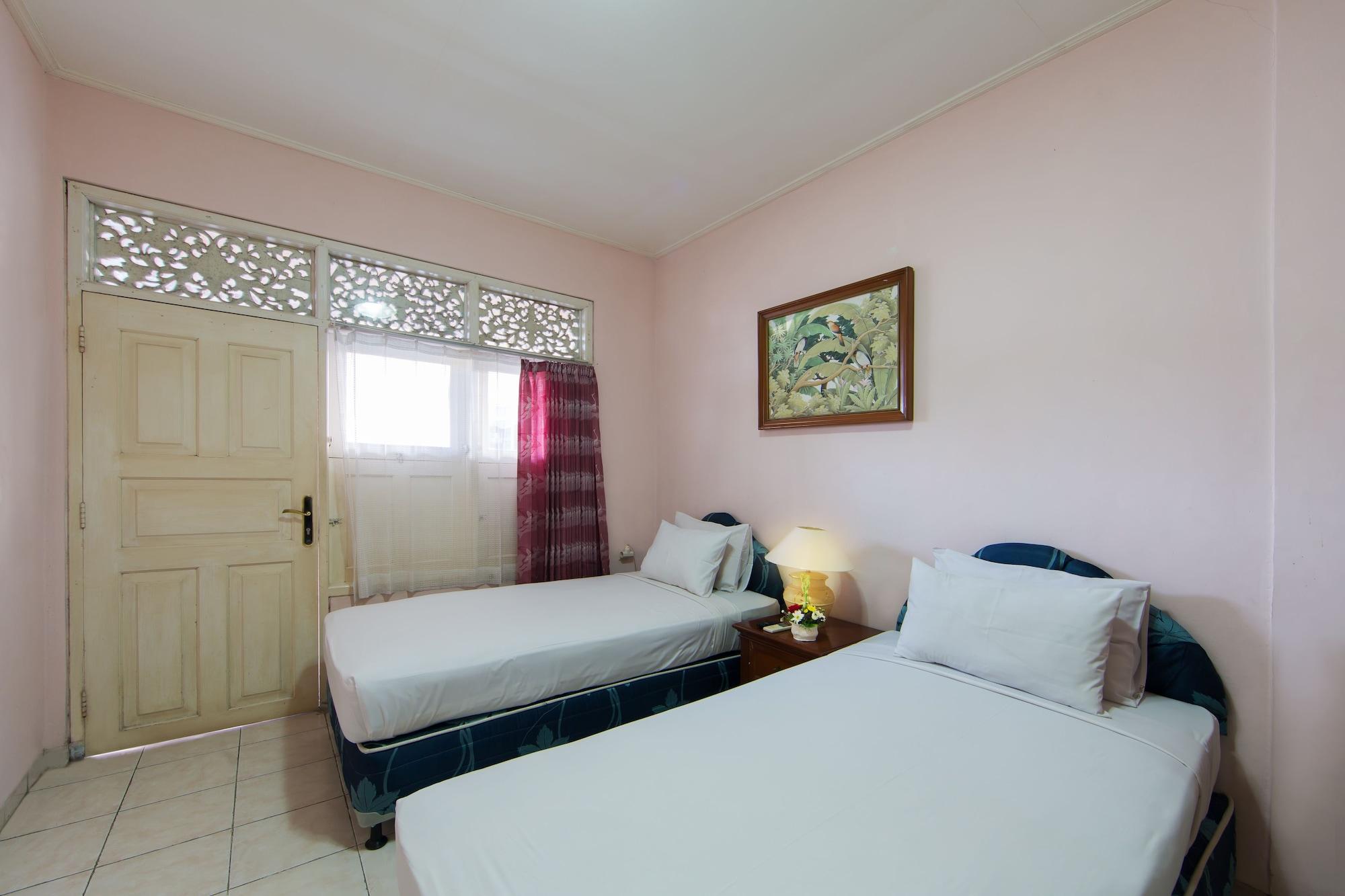 Oyo 3134 Puri Tamu Hotel جيمباران المظهر الخارجي الصورة