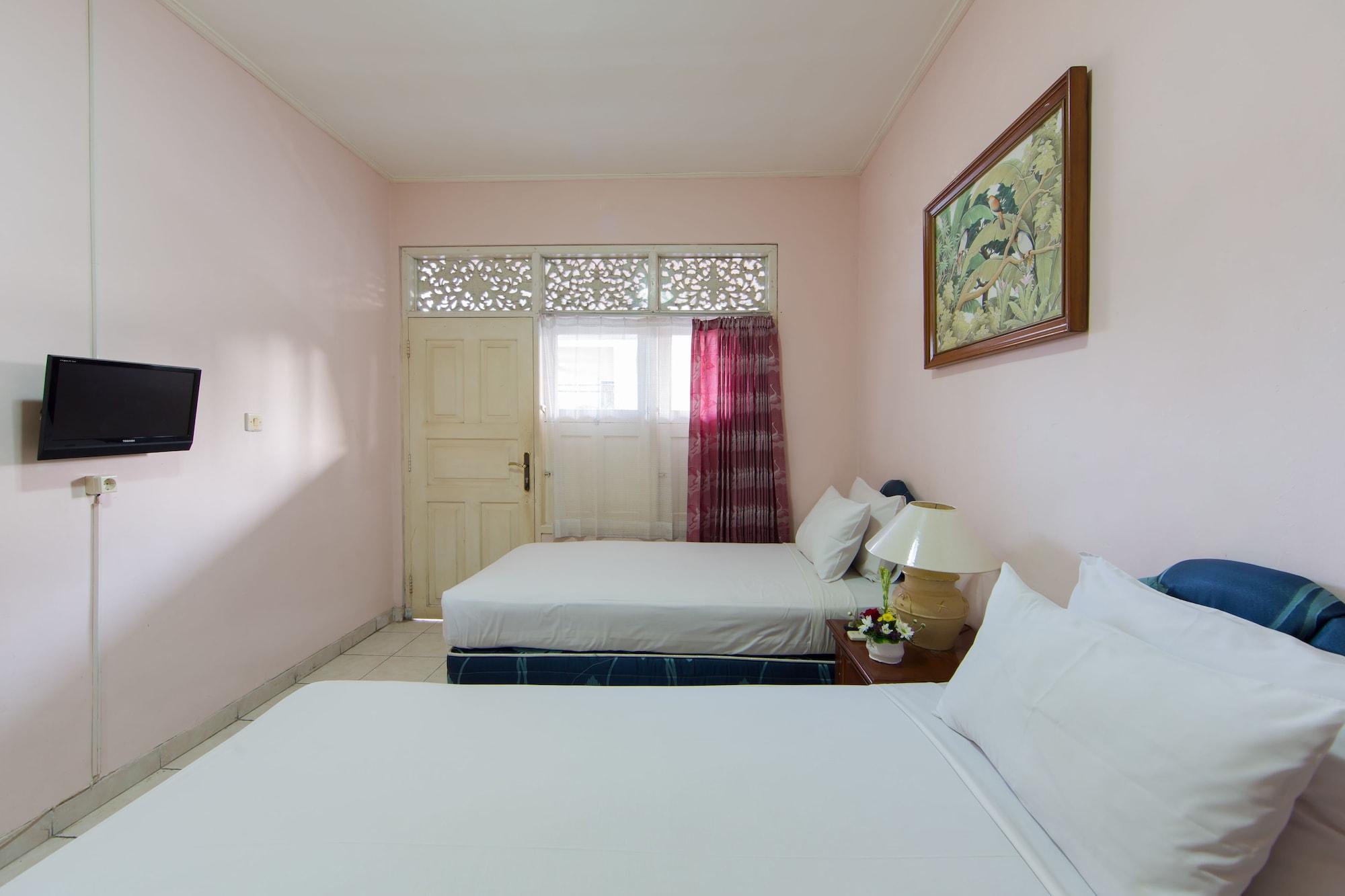 Oyo 3134 Puri Tamu Hotel جيمباران المظهر الخارجي الصورة