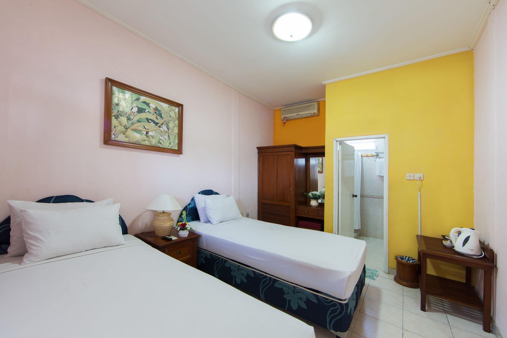 Oyo 3134 Puri Tamu Hotel جيمباران المظهر الخارجي الصورة