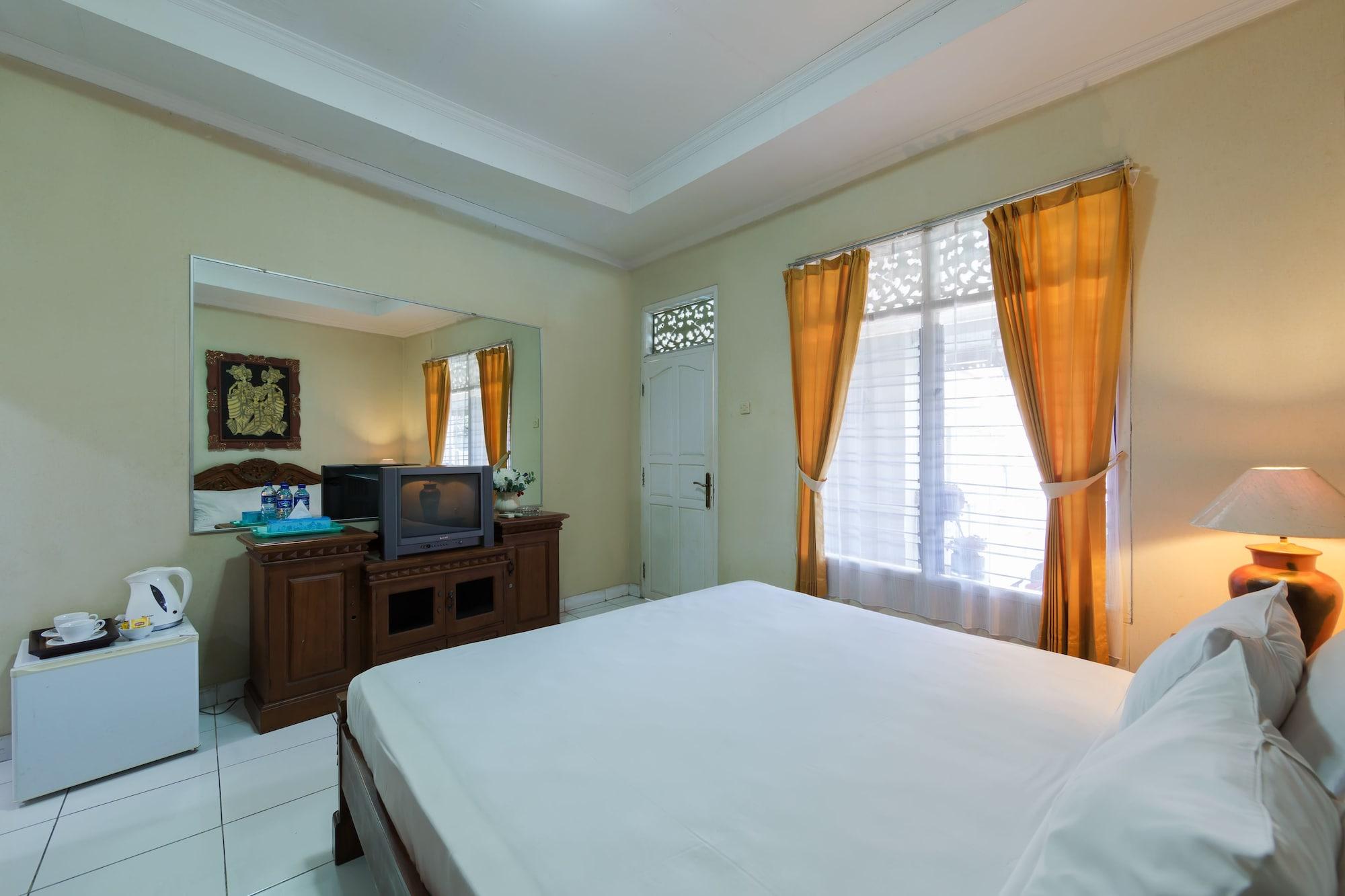 Oyo 3134 Puri Tamu Hotel جيمباران المظهر الخارجي الصورة
