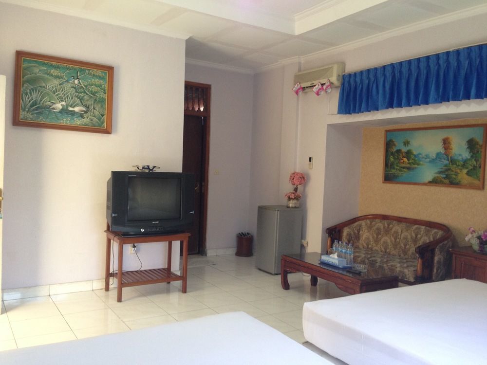 Oyo 3134 Puri Tamu Hotel جيمباران المظهر الخارجي الصورة