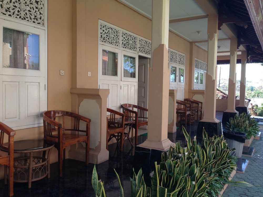 Oyo 3134 Puri Tamu Hotel جيمباران المظهر الخارجي الصورة