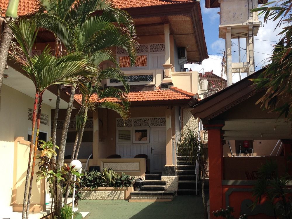 Oyo 3134 Puri Tamu Hotel جيمباران المظهر الخارجي الصورة